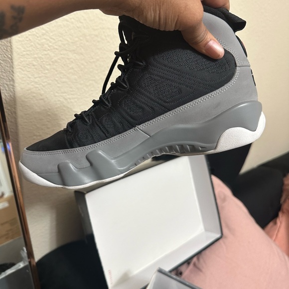 Shoes - Picture 5 of 9